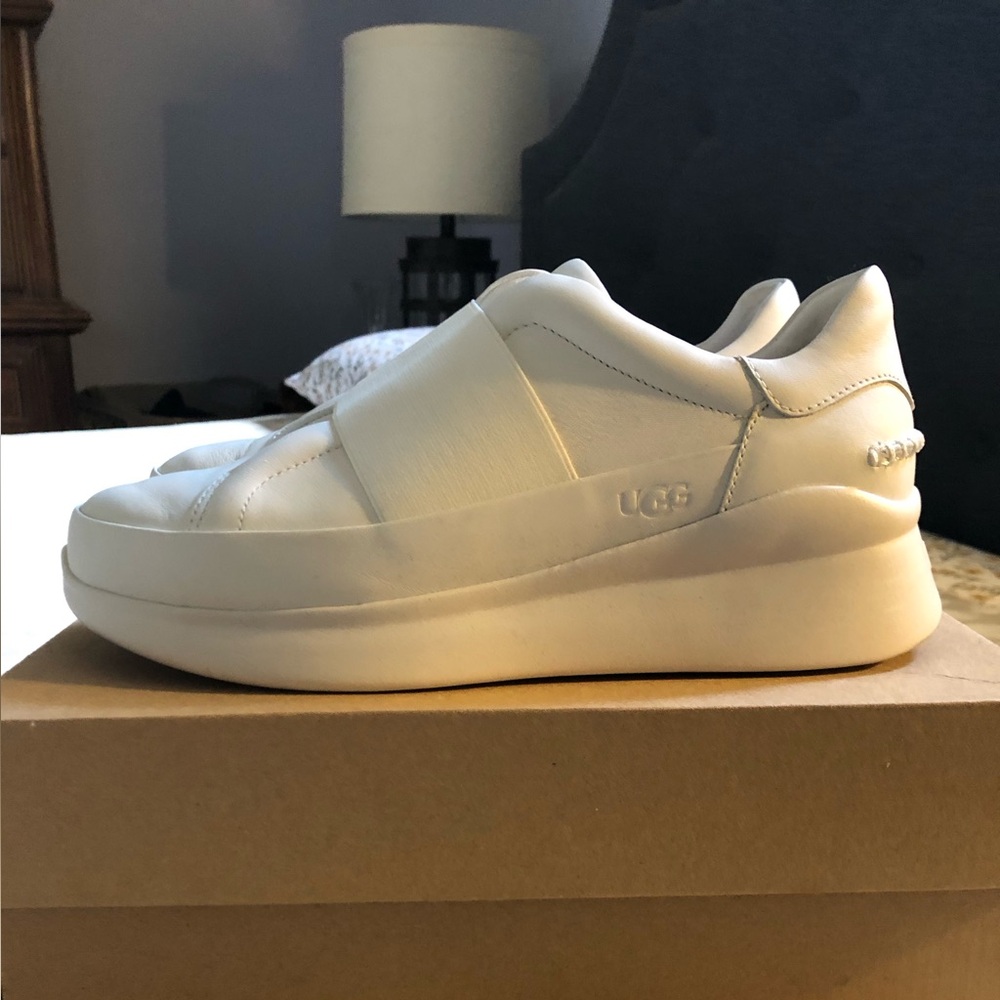 EUC🤍UGG Women’s Libu White Leather Sneaker